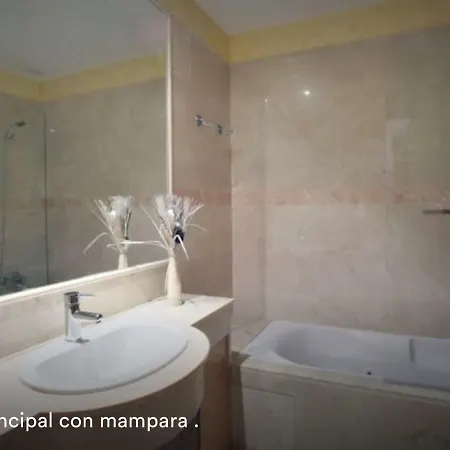 Familiar Con Jardin Y Terraza Privada