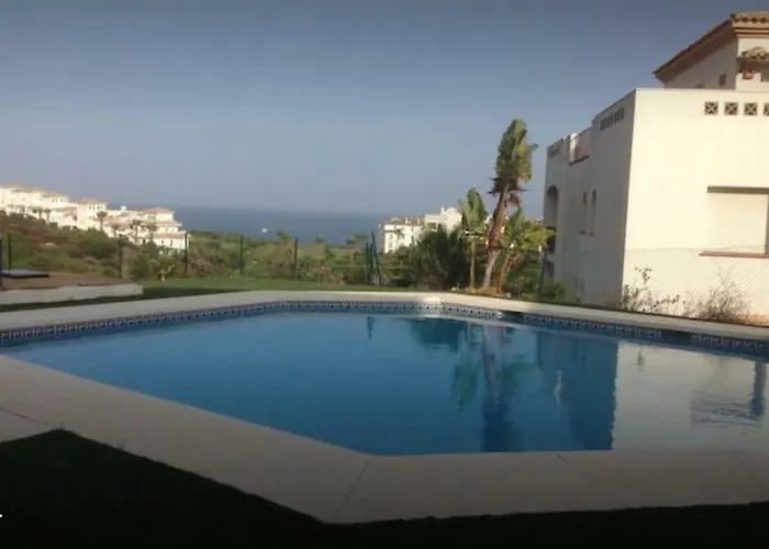 Familiar Con Jardin Y Terraza Privada Lägenhet Alcaidesa